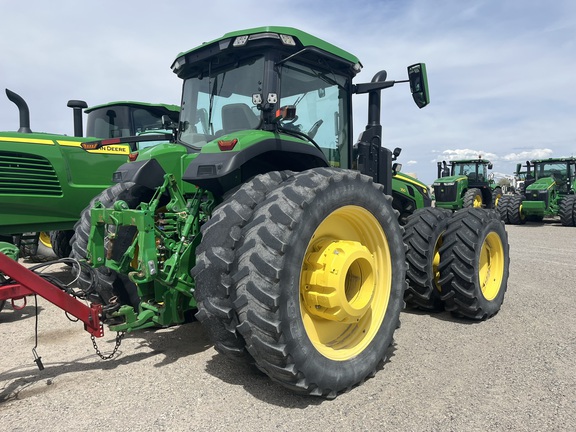 2022 John Deere 8R 250 Tractor