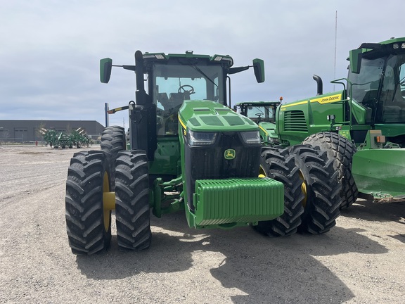 2022 John Deere 8R 250 Tractor