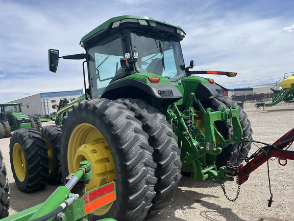 2022 John Deere 8R 250 Tractor