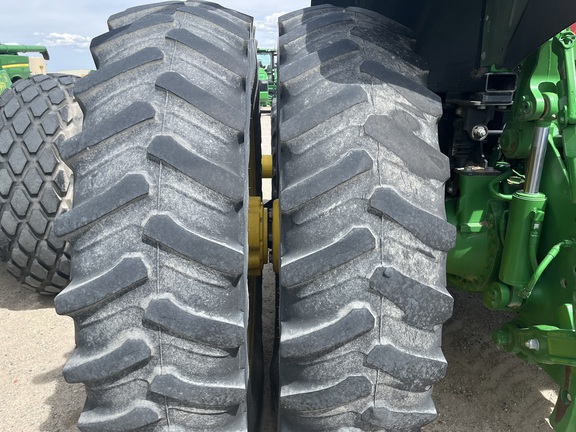 2022 John Deere 8R 250 Tractor