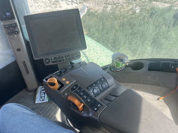 2019 John Deere 9520R Tractor 4WD