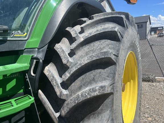 2023 John Deere 7R 230 Tractor