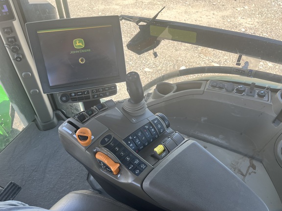 2023 John Deere 7R 230 Tractor