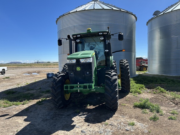2013 John Deere 7215R Tractor