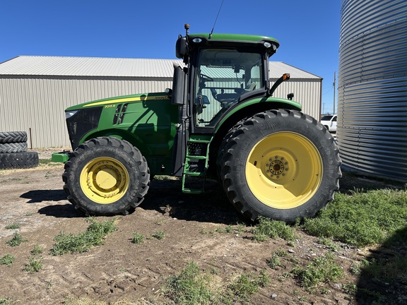 2013 John Deere 7215R Tractor