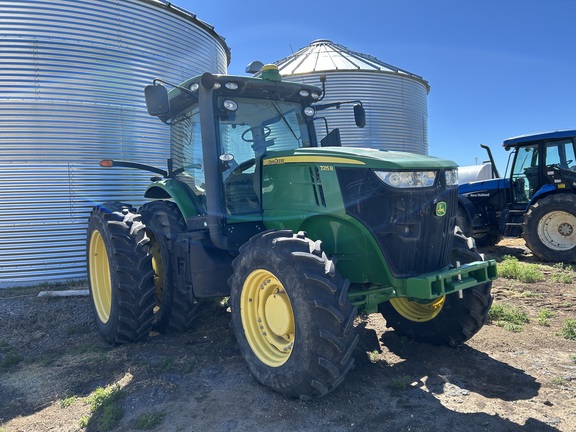 2013 John Deere 7215R Tractor