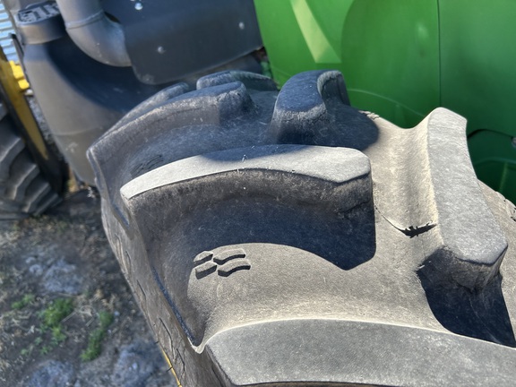 2013 John Deere 7215R Tractor