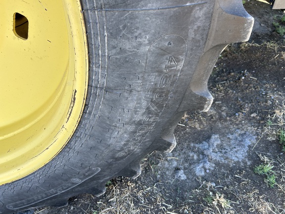 2013 John Deere 7215R Tractor