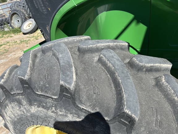 2013 John Deere 7215R Tractor