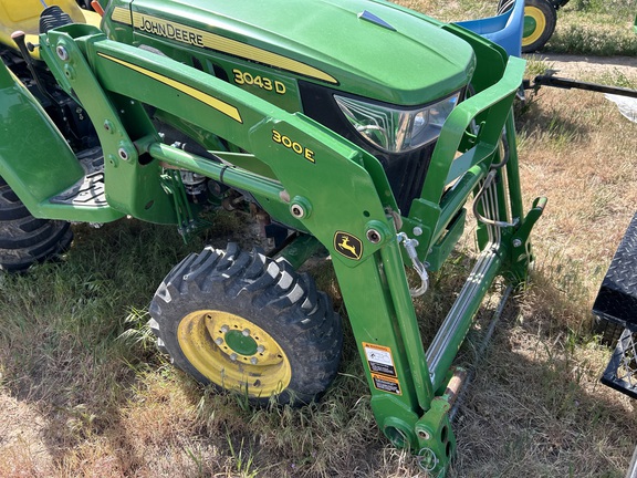 2020 John Deere 3043D Tractor Compact