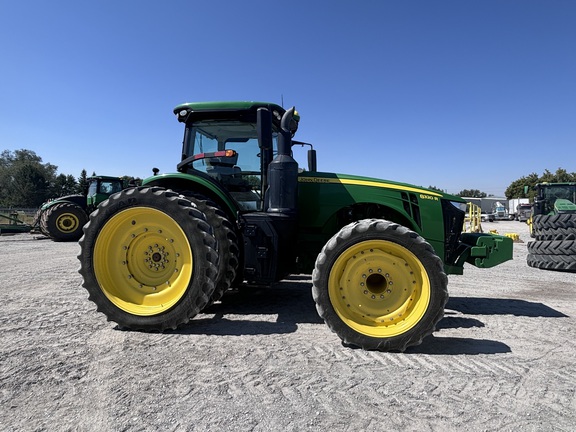 2019 John Deere 8320R Tractor