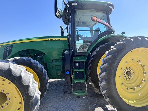 2019 John Deere 8320R Tractor