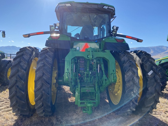 2023 John Deere 8R 250 Tractor