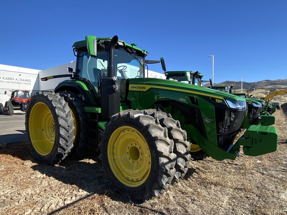 2023 John Deere 8R 250 Tractor