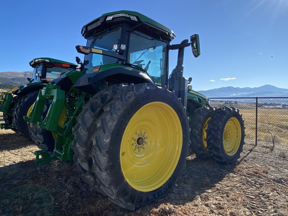 2023 John Deere 8R 250 Tractor