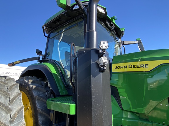 2023 John Deere 8R 250 Tractor