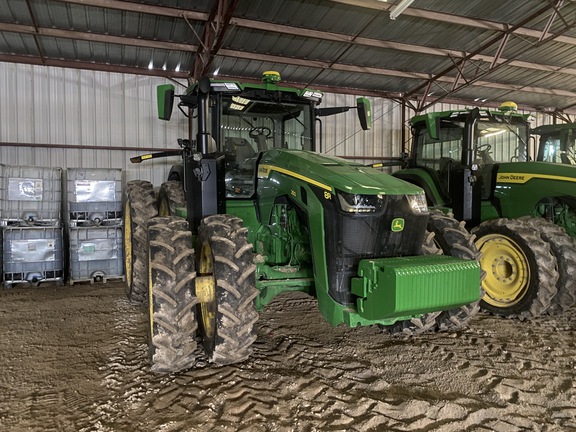 2023 John Deere 8R 250 Tractor