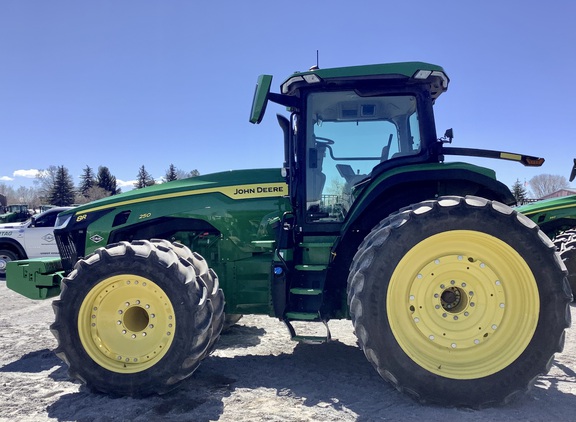 2021 John Deere 8R 250 Tractor