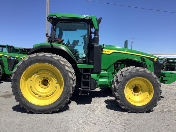 2021 John Deere 8R 250 Tractor