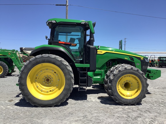 2021 John Deere 8R 250 Tractor