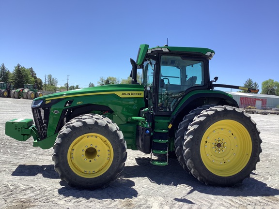 2021 John Deere 8R 250 Tractor