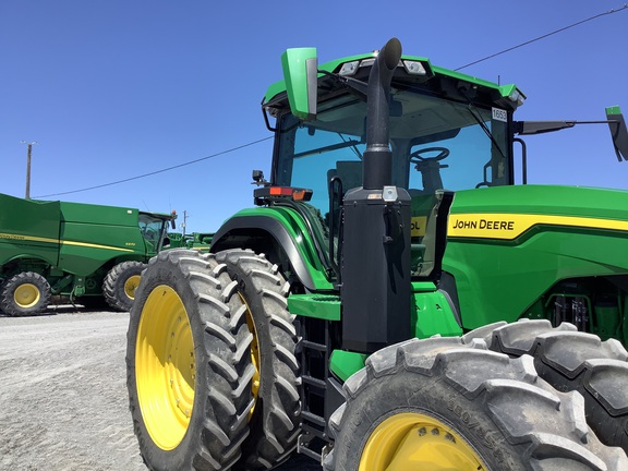 2021 John Deere 8R 250 Tractor