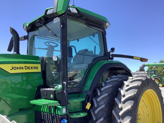 2021 John Deere 8R 250 Tractor