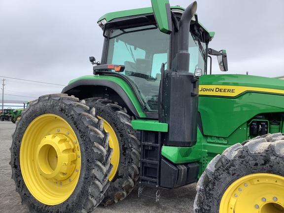 2021 John Deere 8R 250 Tractor