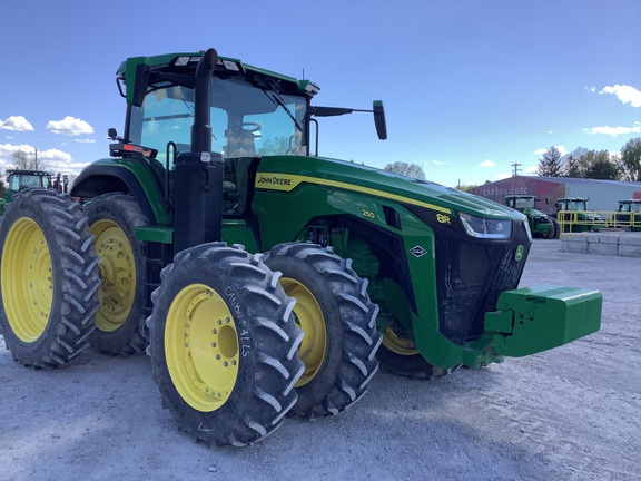 2021 John Deere 8R 250 Tractor