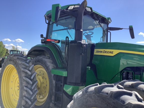 2021 John Deere 8R 250 Tractor