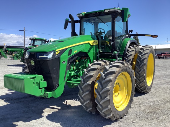 2023 John Deere 8R 250 Tractor