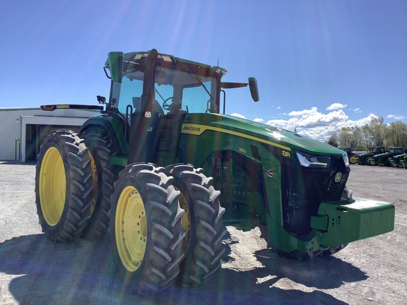 2023 John Deere 8R 250 Tractor