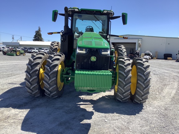 2023 John Deere 8R 250 Tractor