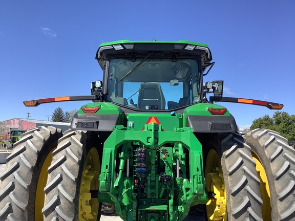 2023 John Deere 8R 250 Tractor