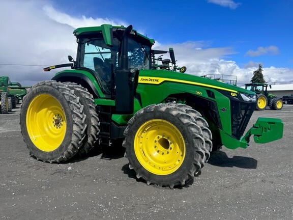 2023 John Deere 8R 250 Tractor