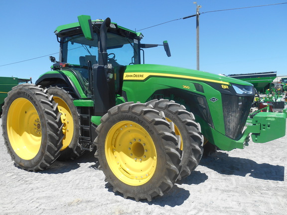 2023 John Deere 8R 250 Tractor