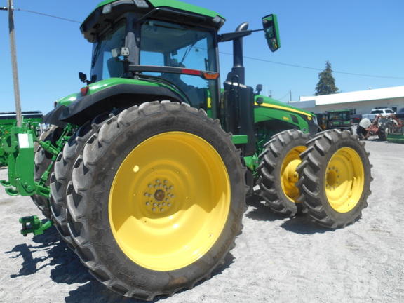 2023 John Deere 8R 250 Tractor