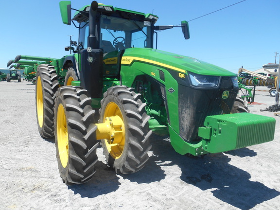 2023 John Deere 8R 250 Tractor