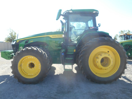 2023 John Deere 8R 340 Tractor