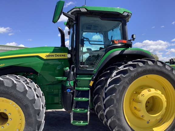 2023 John Deere 8R 340 Tractor