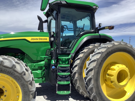 2023 John Deere 8R 340 Tractor