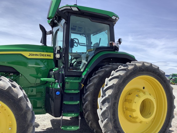 2023 John Deere 8R 340 Tractor