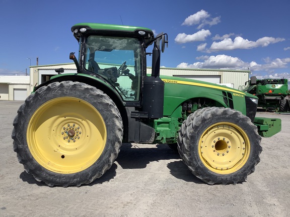 2011 John Deere 8360R Tractor