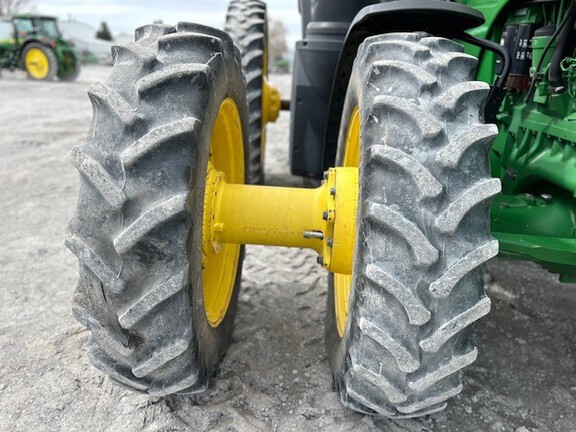 2015 John Deere 8270R Tractor