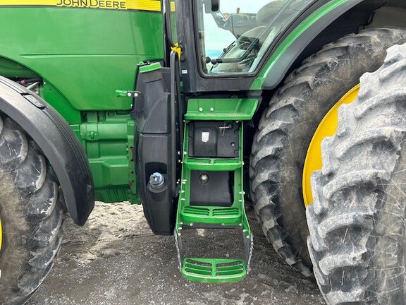 2015 John Deere 8270R Tractor