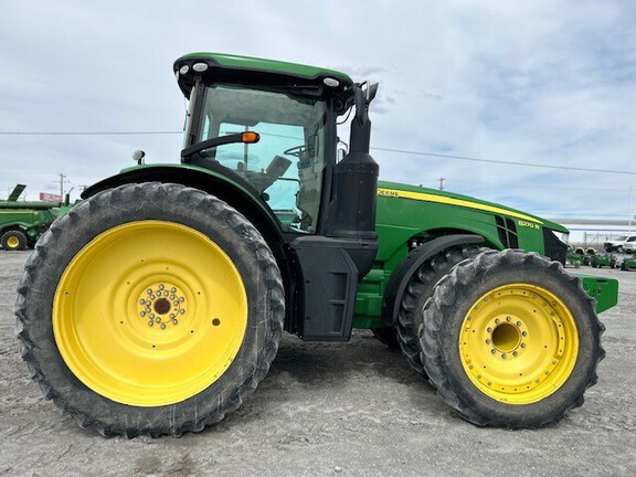 2015 John Deere 8270R Tractor