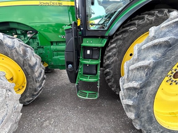 2015 John Deere 8270R Tractor