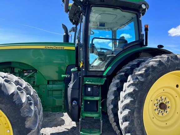 2015 John Deere 8270R Tractor