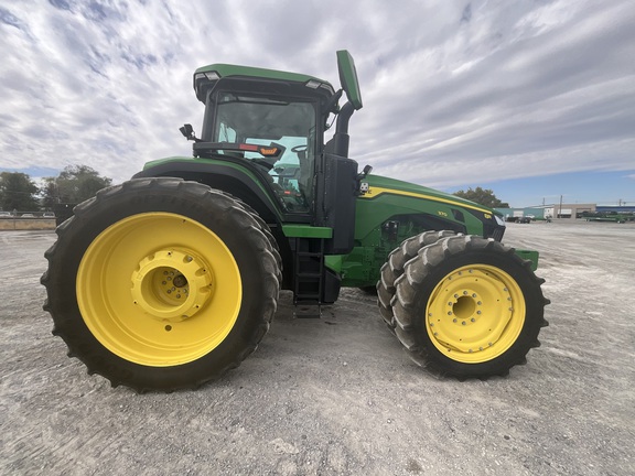 2023 John Deere 8R 370 Tractor