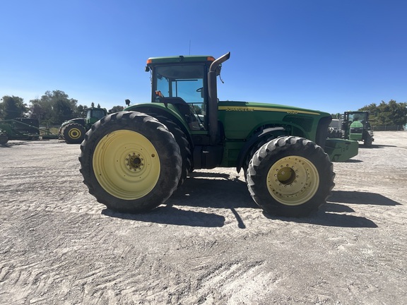 2002 John Deere 8520 Tractor